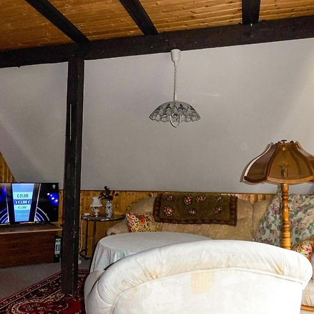 Bungalow Und Ferienwohnung Auf Ruegen Kluis エクステリア 写真