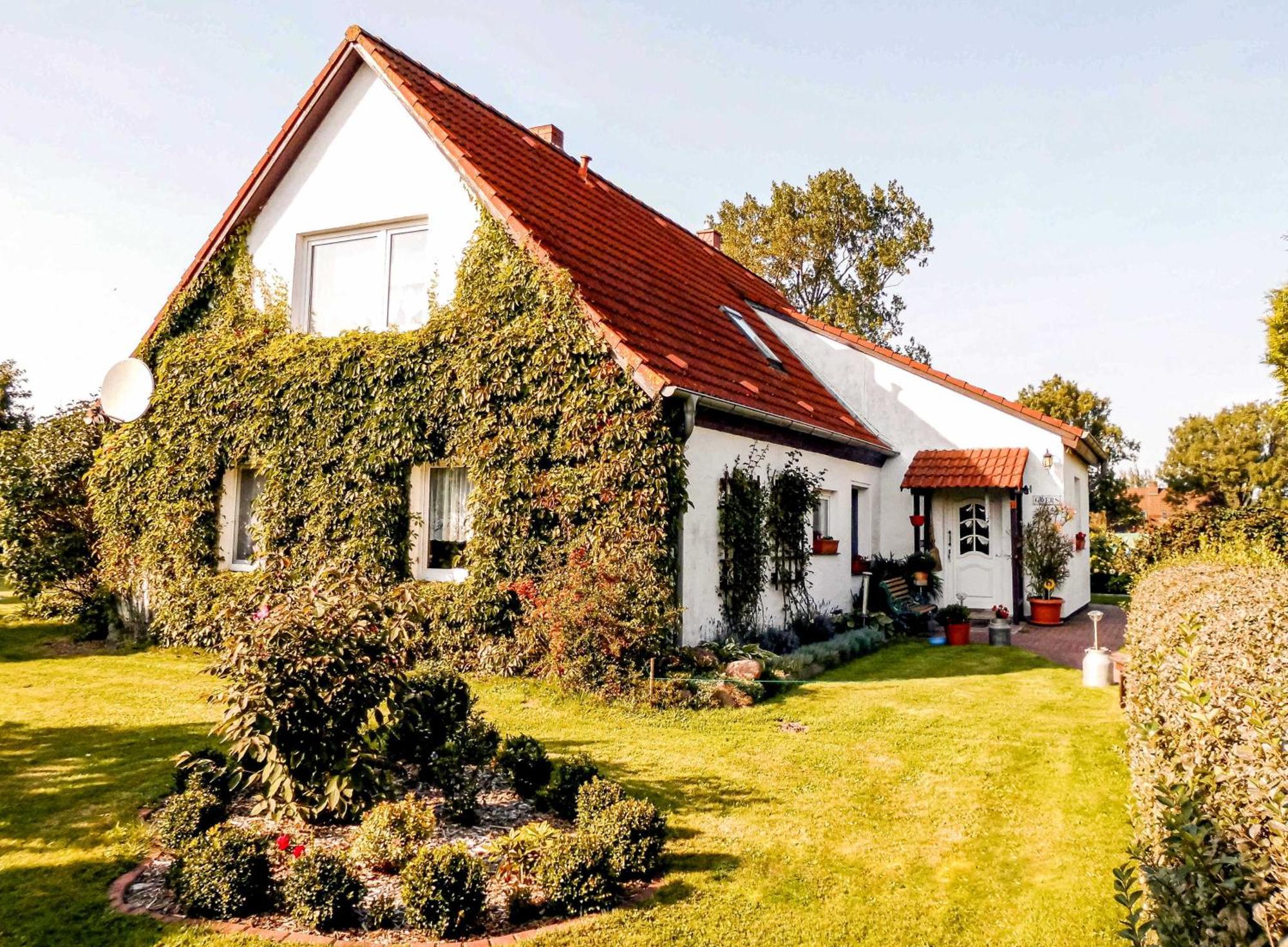 Bungalow Und Ferienwohnung Auf Ruegen Kluis エクステリア 写真