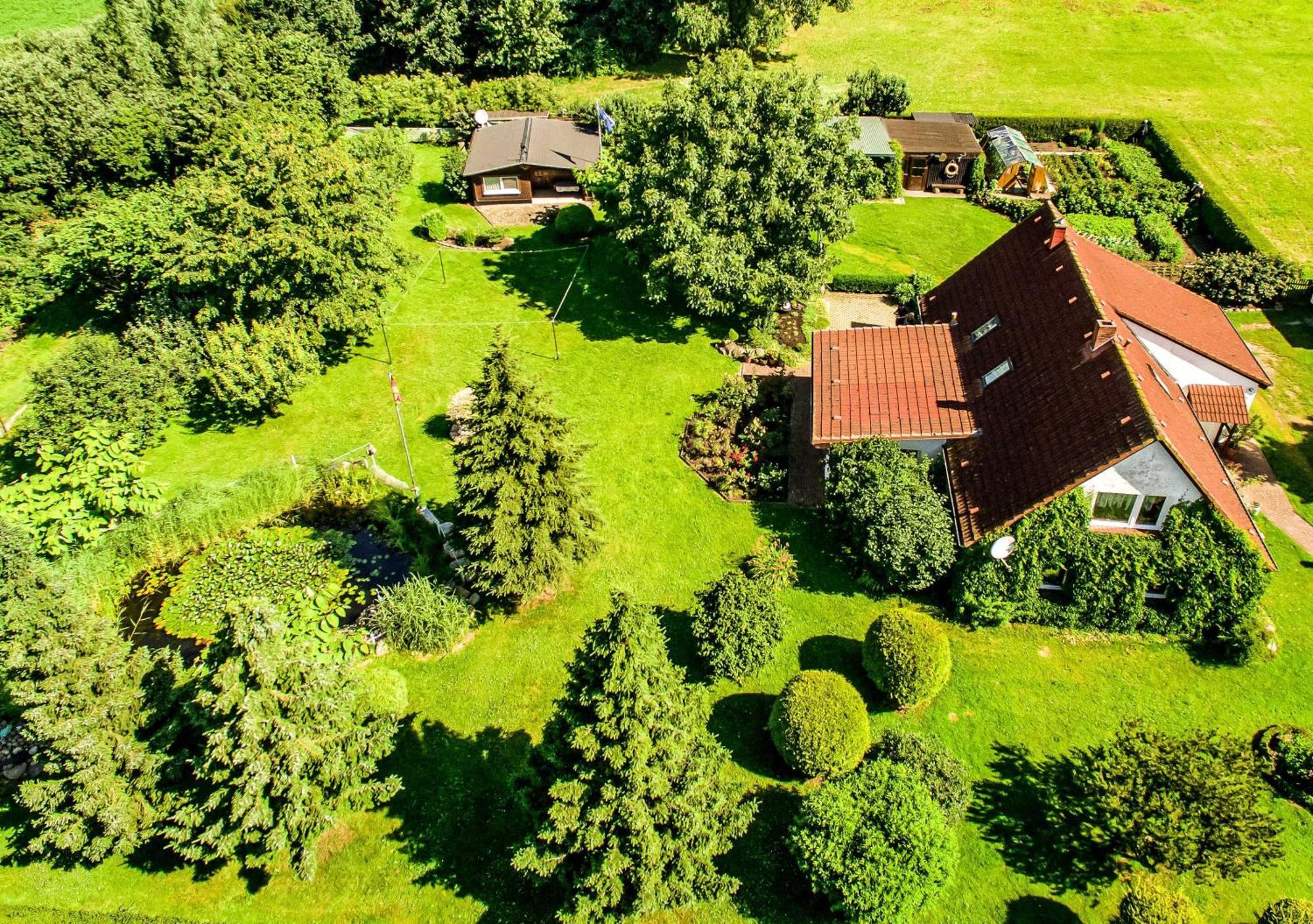 Bungalow Und Ferienwohnung Auf Ruegen Kluis エクステリア 写真