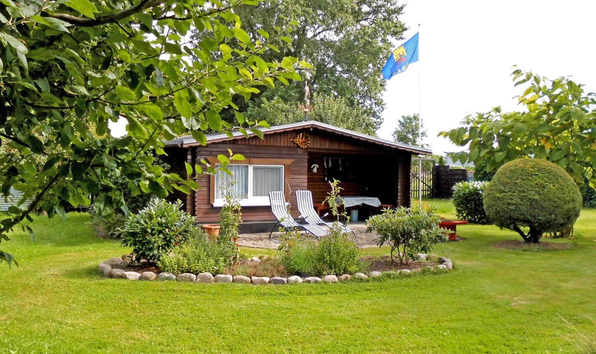 Bungalow Und Ferienwohnung Auf Ruegen Kluis エクステリア 写真