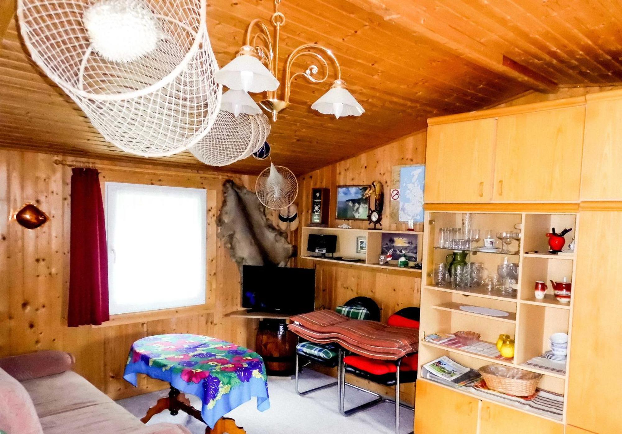 Bungalow Und Ferienwohnung Auf Ruegen Kluis エクステリア 写真