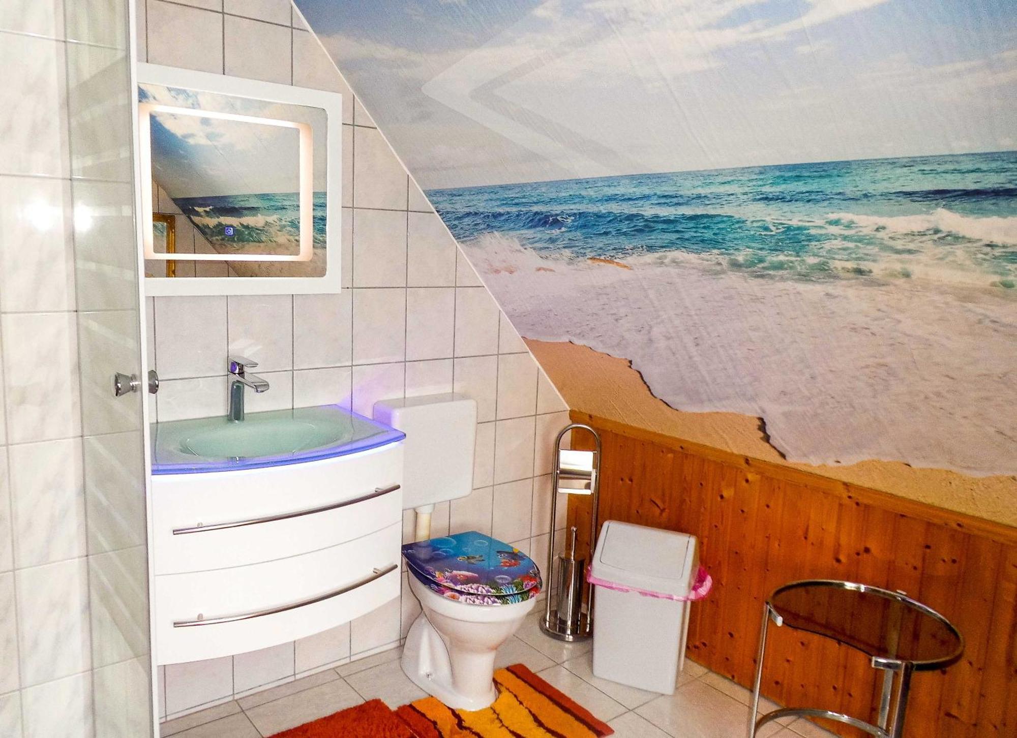 Bungalow Und Ferienwohnung Auf Ruegen Kluis エクステリア 写真