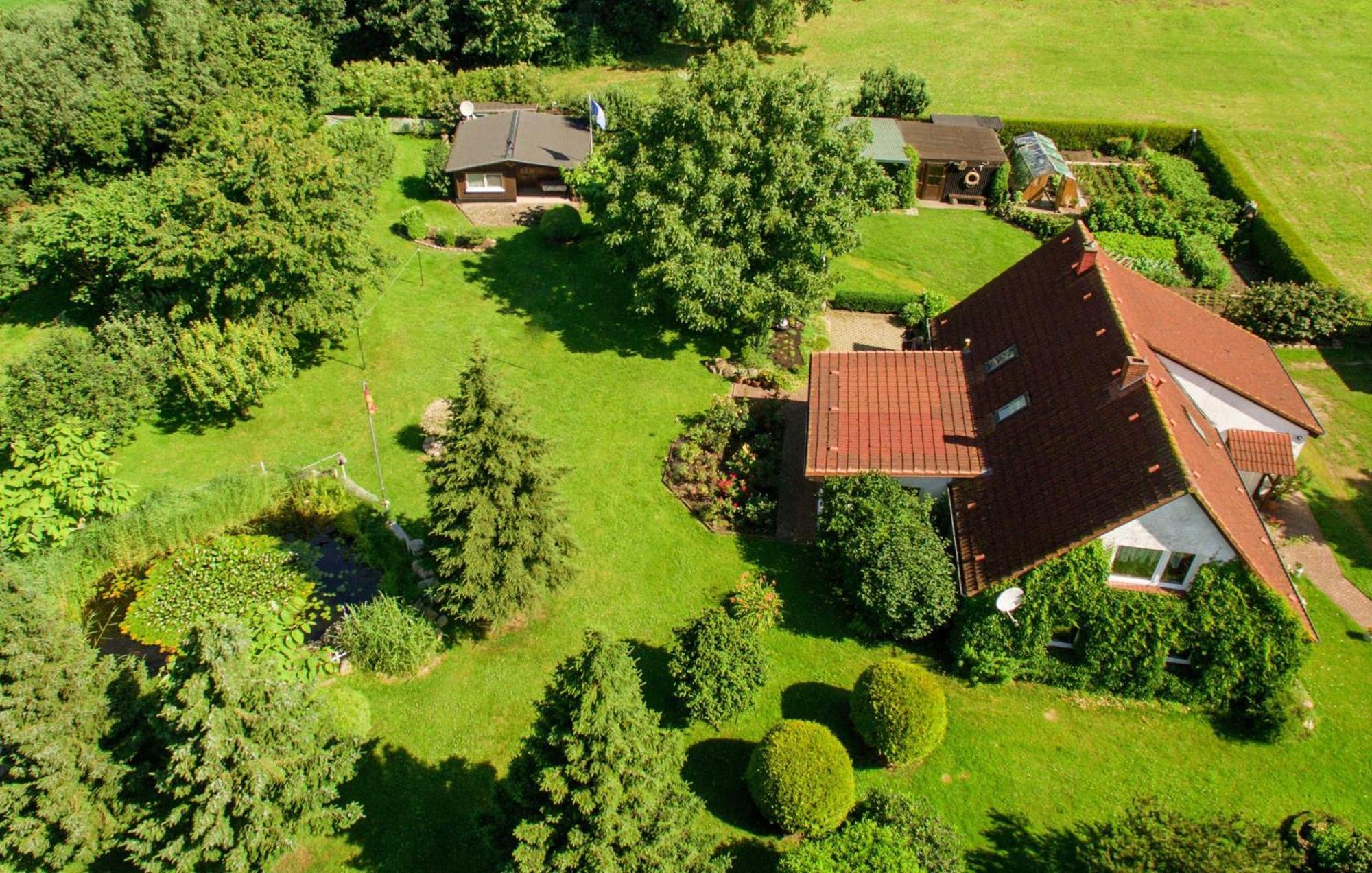 Bungalow Und Ferienwohnung Auf Ruegen Kluis エクステリア 写真