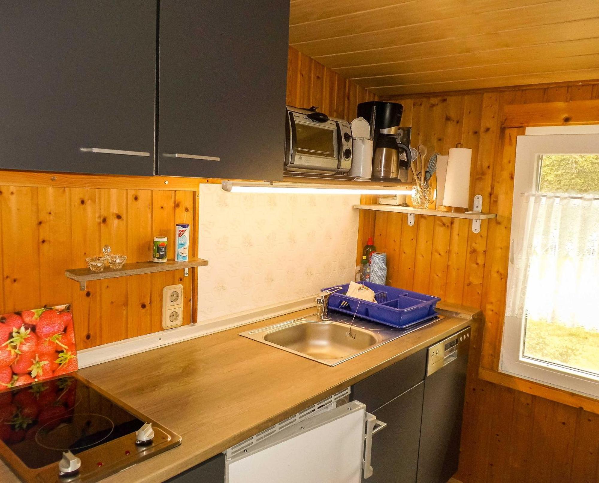 Bungalow Und Ferienwohnung Auf Ruegen Kluis エクステリア 写真