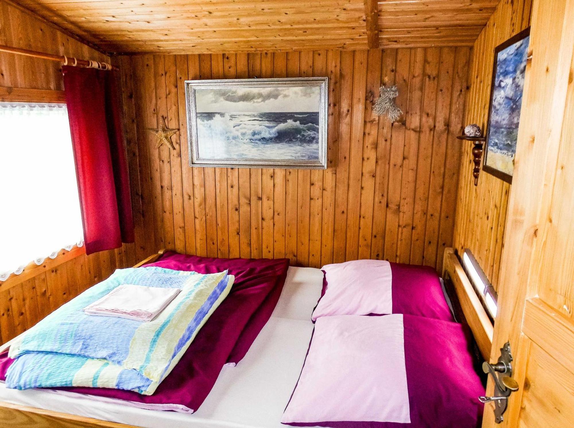 Bungalow Und Ferienwohnung Auf Ruegen Kluis エクステリア 写真